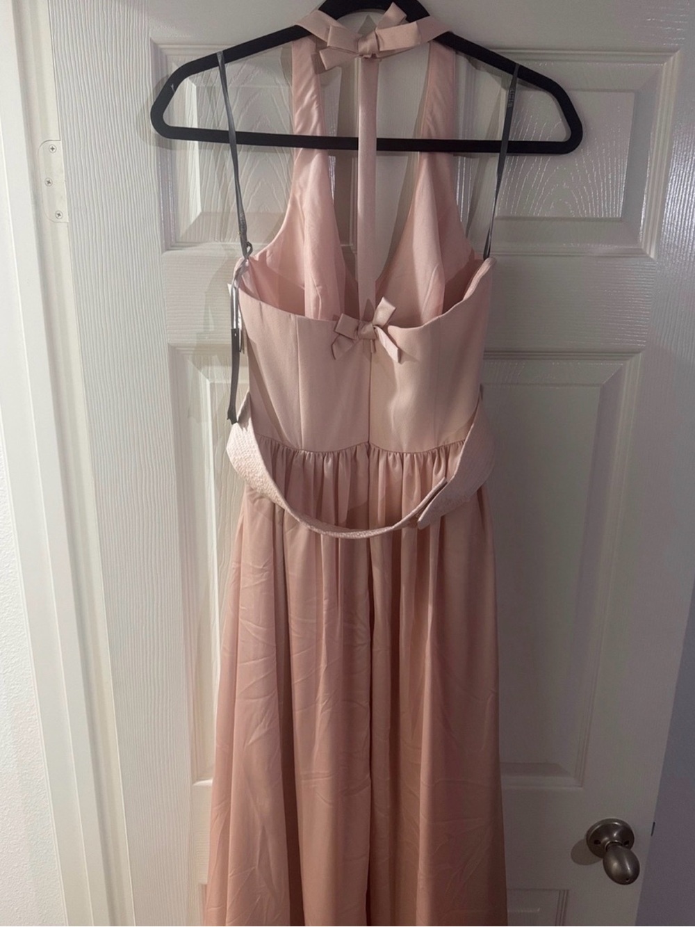 Vera Wang Blush Pink V-Neck Sleeveless Wedding Gown - Picture 3 of 3